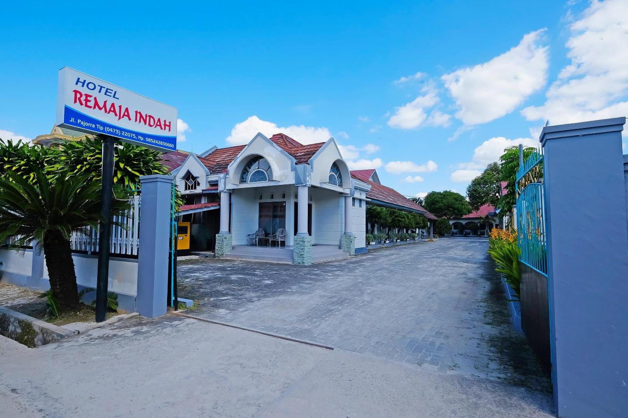 Collection O 91046 Hotel Remaja Indah Masamba Εξωτερικό φωτογραφία