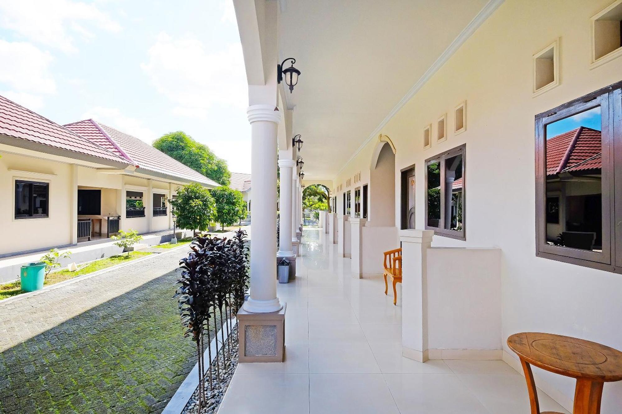 Collection O 91046 Hotel Remaja Indah Masamba Εξωτερικό φωτογραφία