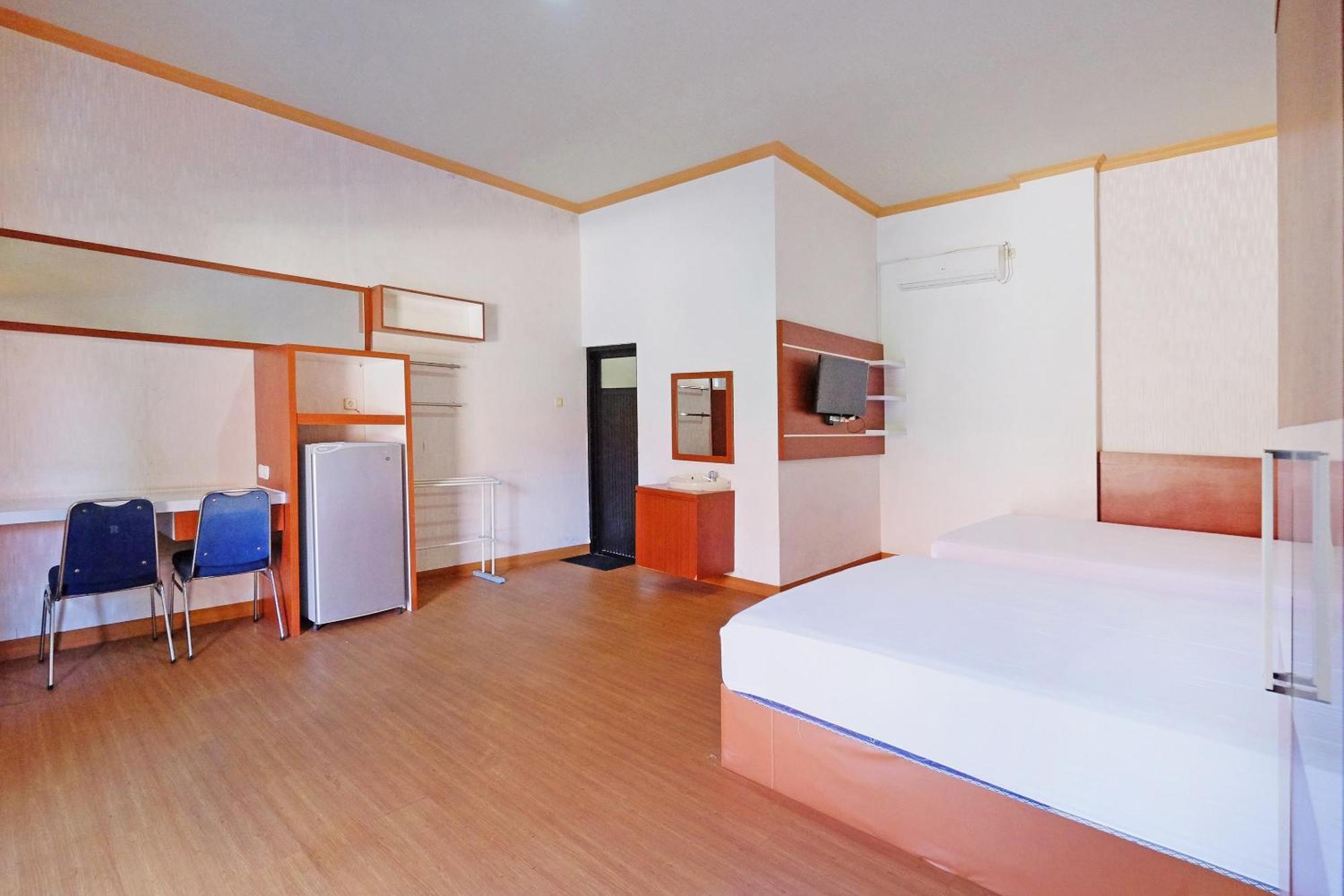 Collection O 91046 Hotel Remaja Indah Masamba Εξωτερικό φωτογραφία