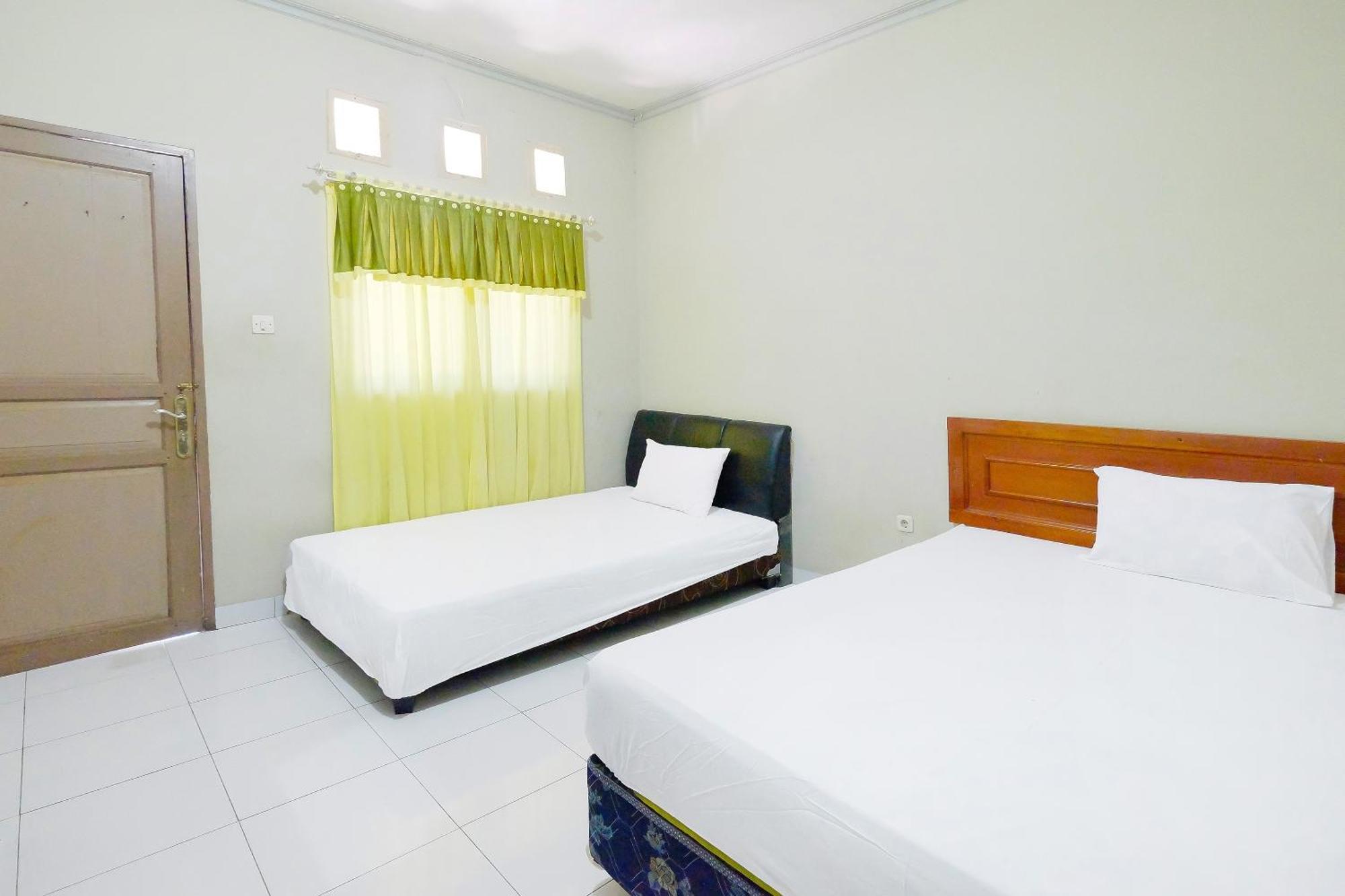 Collection O 91046 Hotel Remaja Indah Masamba Εξωτερικό φωτογραφία