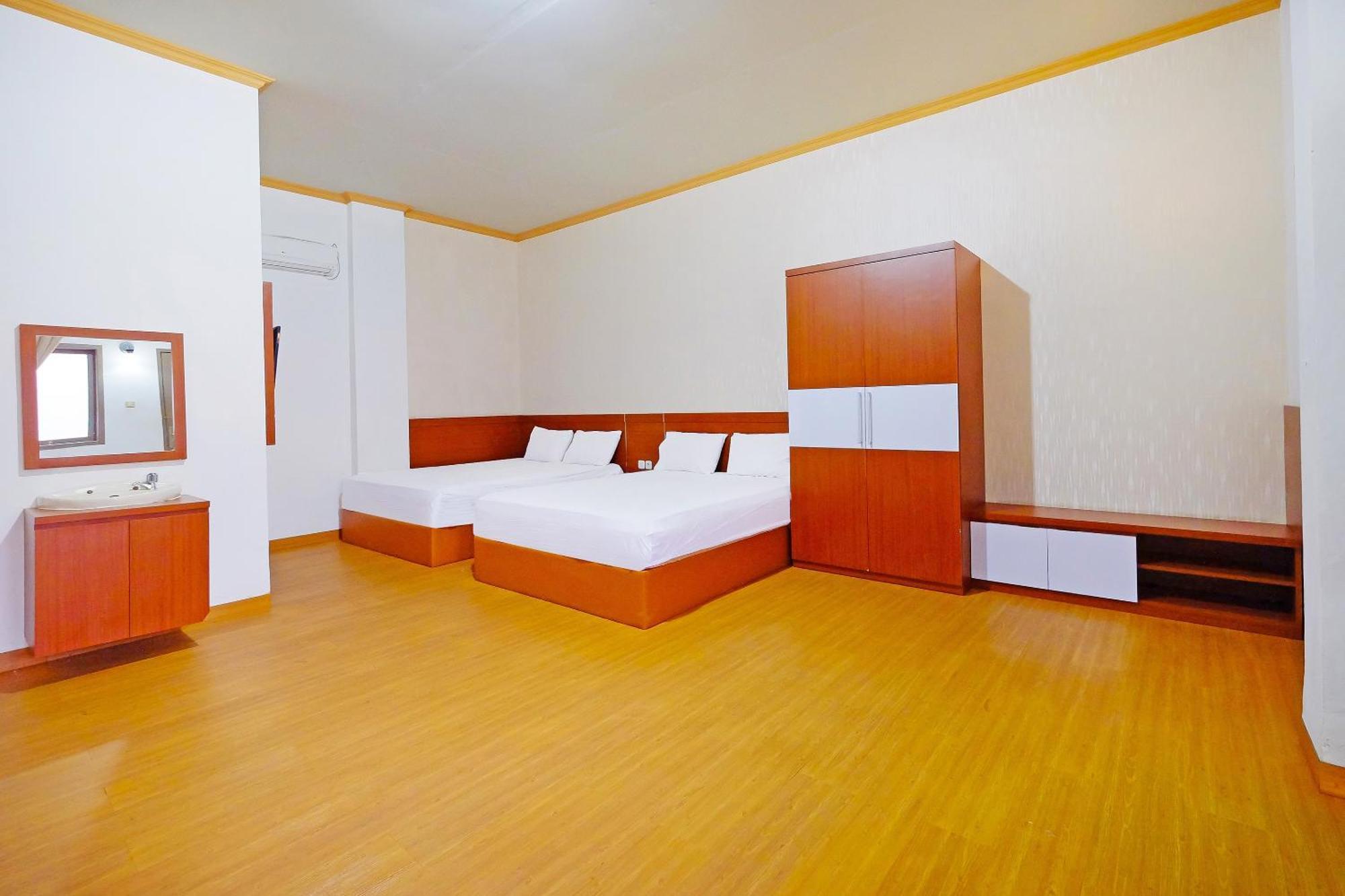 Collection O 91046 Hotel Remaja Indah Masamba Εξωτερικό φωτογραφία