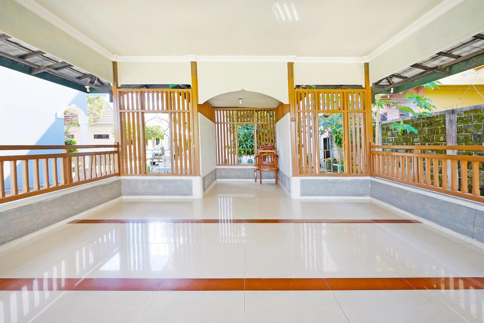 Collection O 91046 Hotel Remaja Indah Masamba Εξωτερικό φωτογραφία