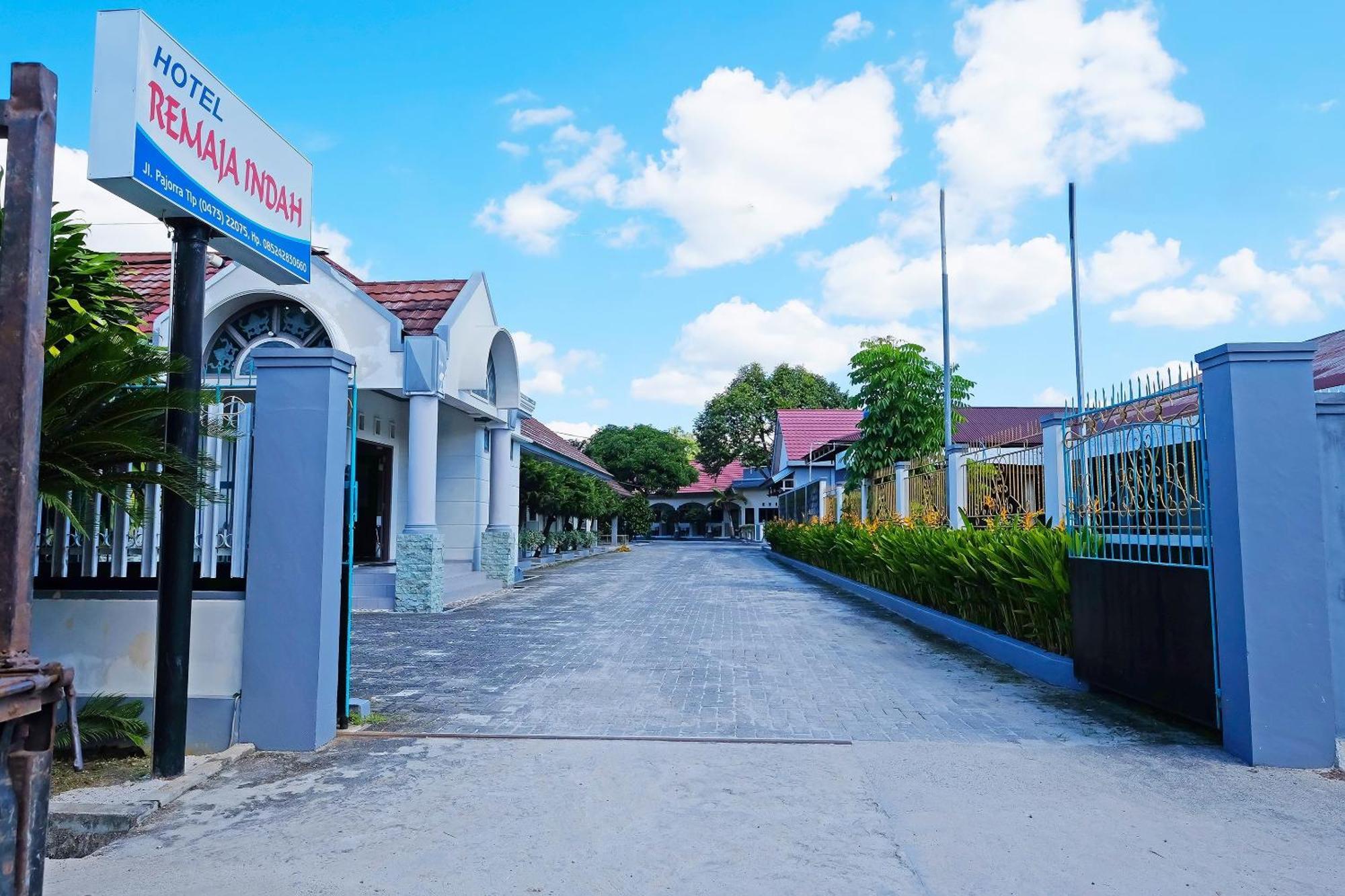 Collection O 91046 Hotel Remaja Indah Masamba Εξωτερικό φωτογραφία