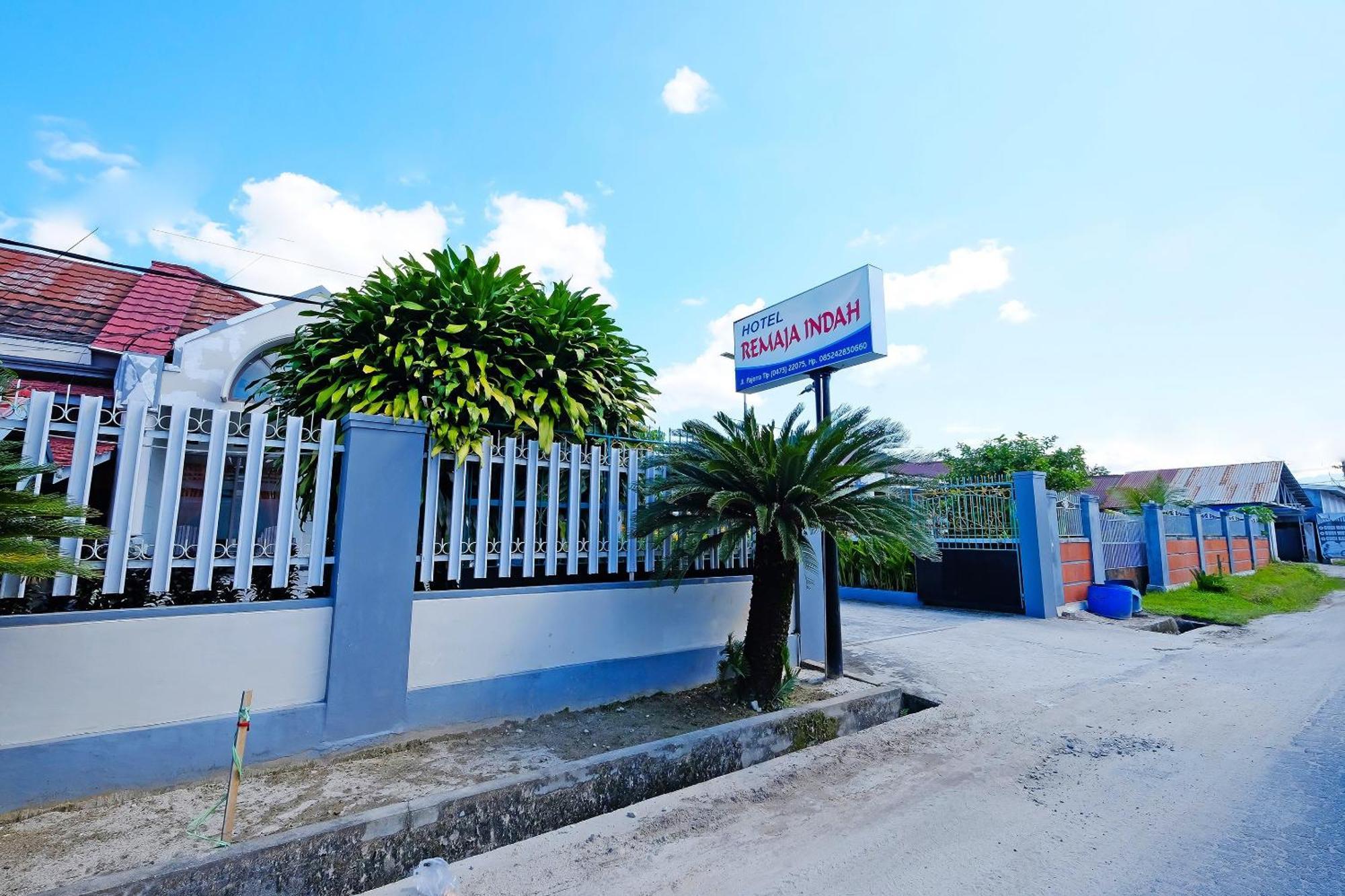 Collection O 91046 Hotel Remaja Indah Masamba Εξωτερικό φωτογραφία